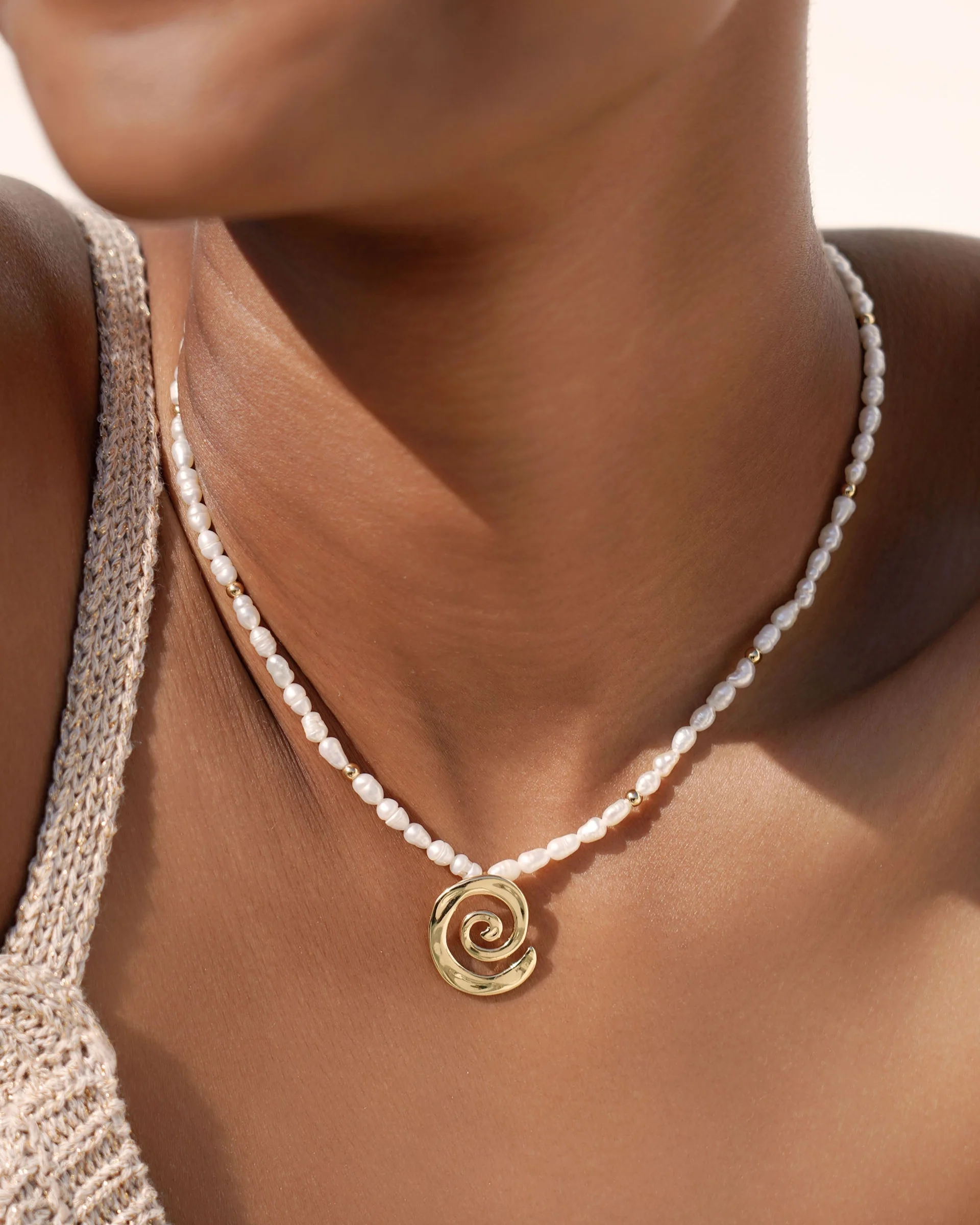 Aura Pearl Necklace - Image 2