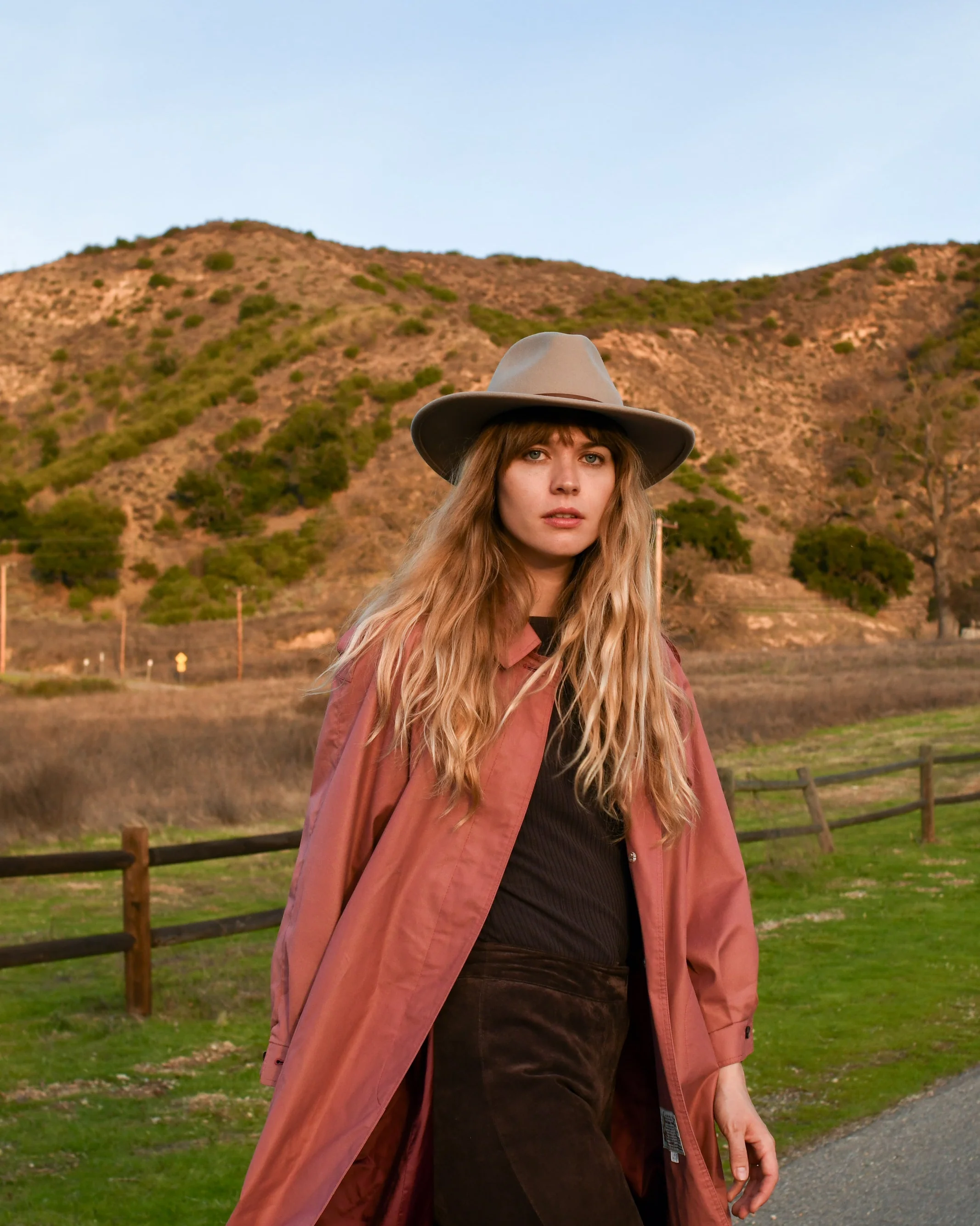 Billie in Taupe - Image 4