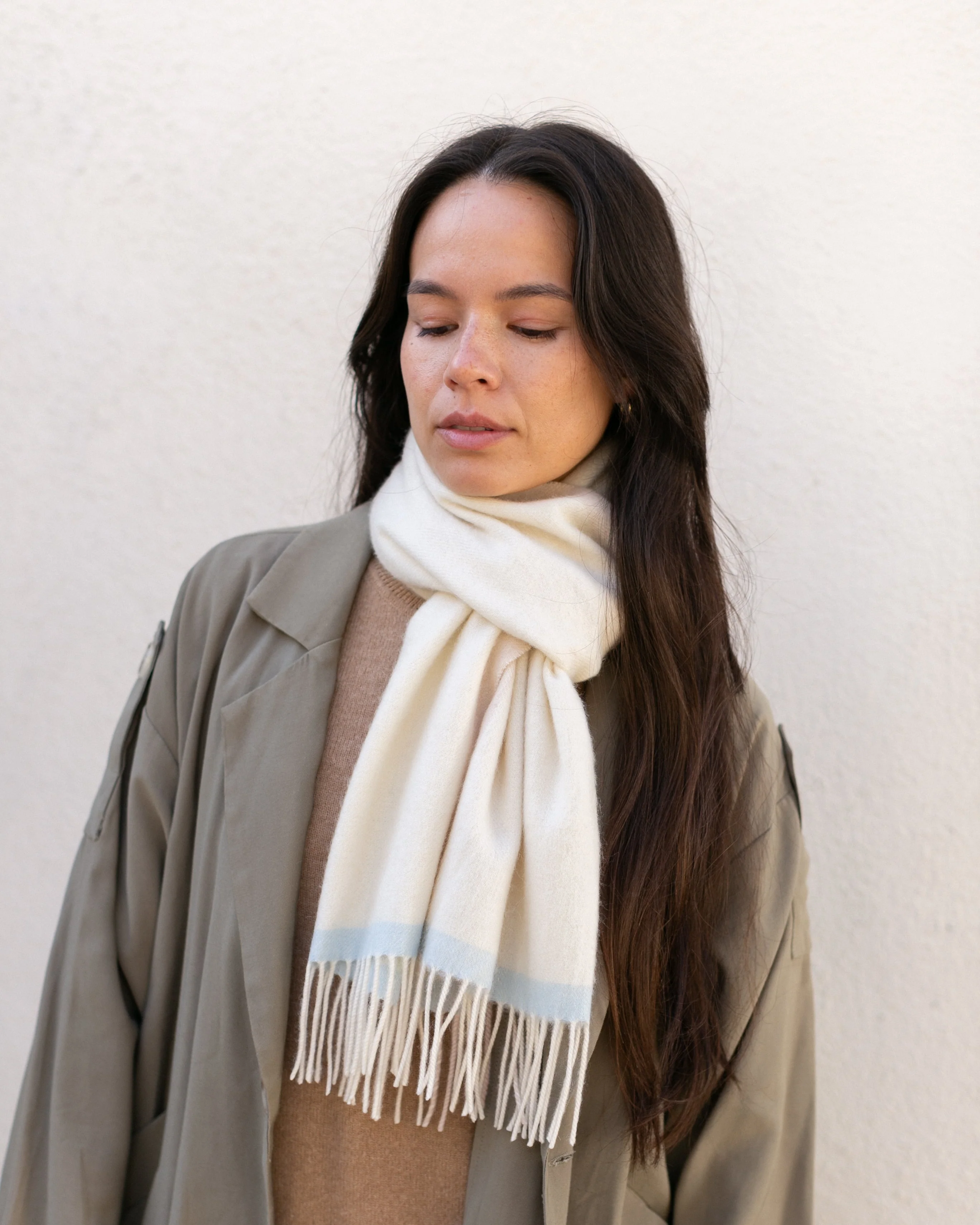 Chelsea in Ivory Blue - Image 2