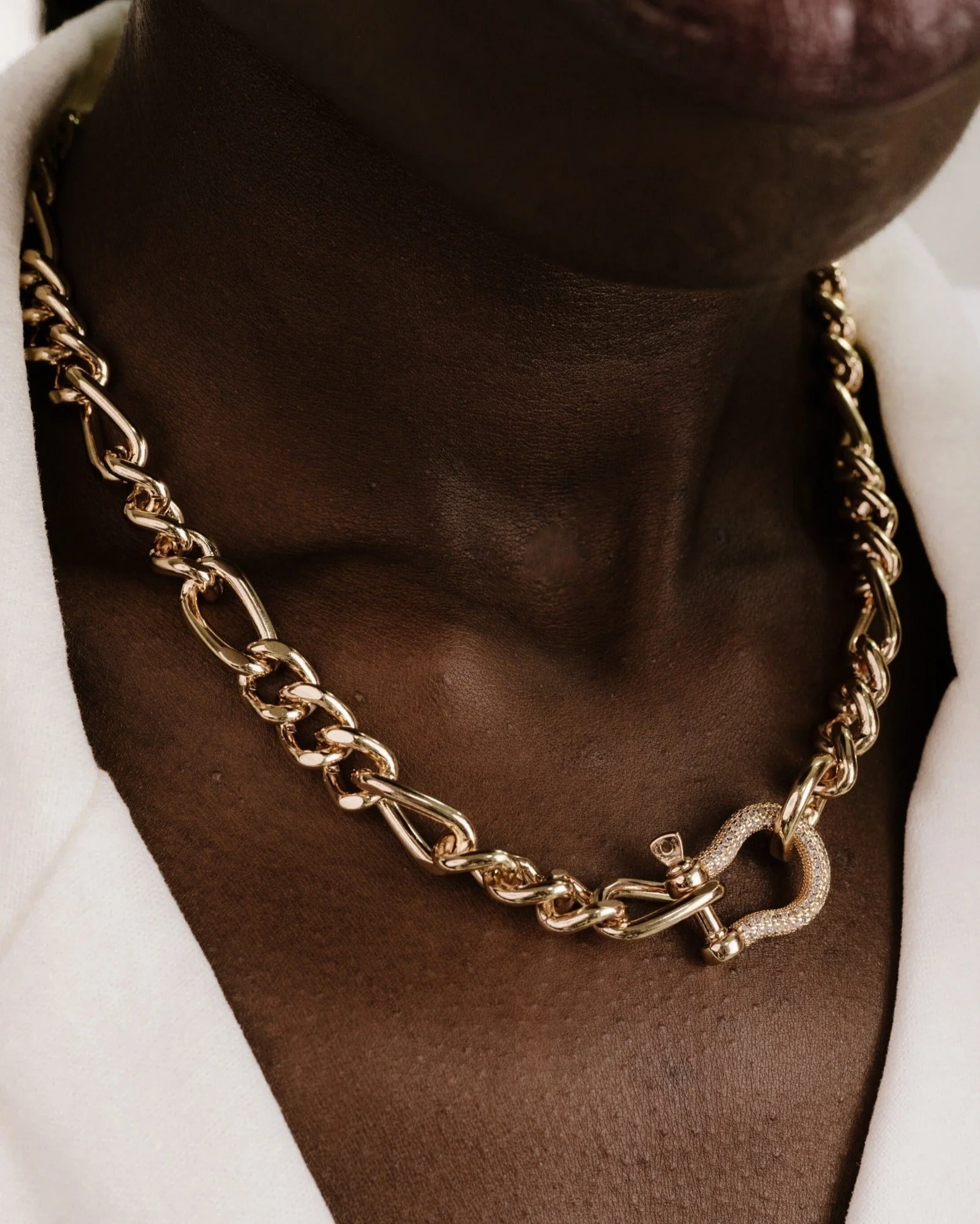 Cuffed Love Chain Link Necklace - Image 3