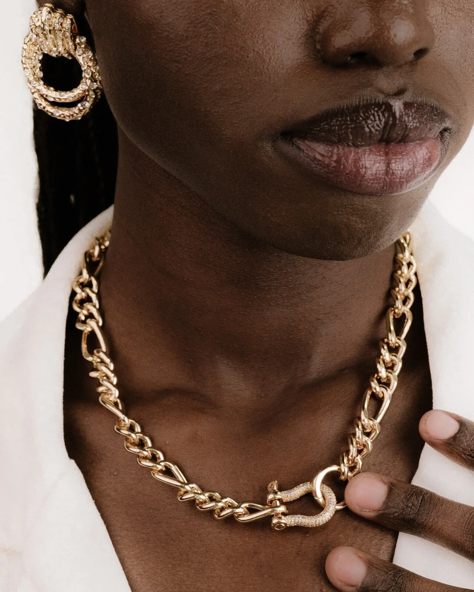 Cuffed Love Chain Link Necklace - Image 4