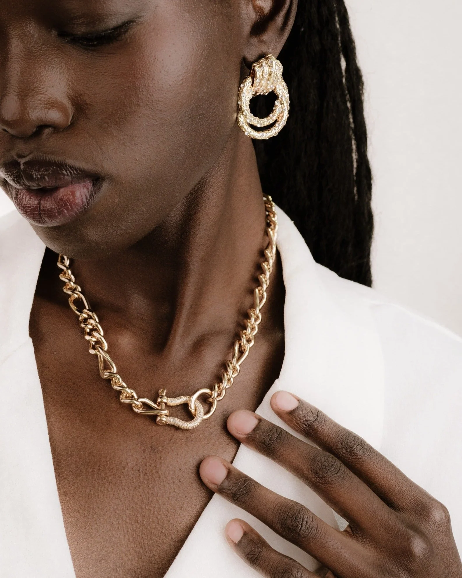 Cuffed Love Chain Link Necklace - Image 5