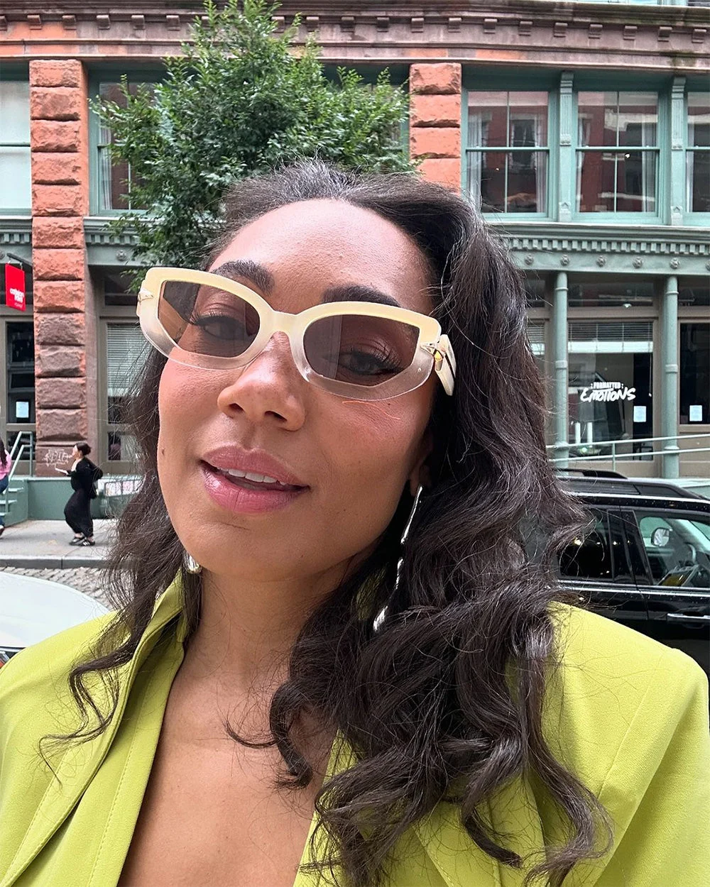 Elle Polarized Sunglasses - Image 6