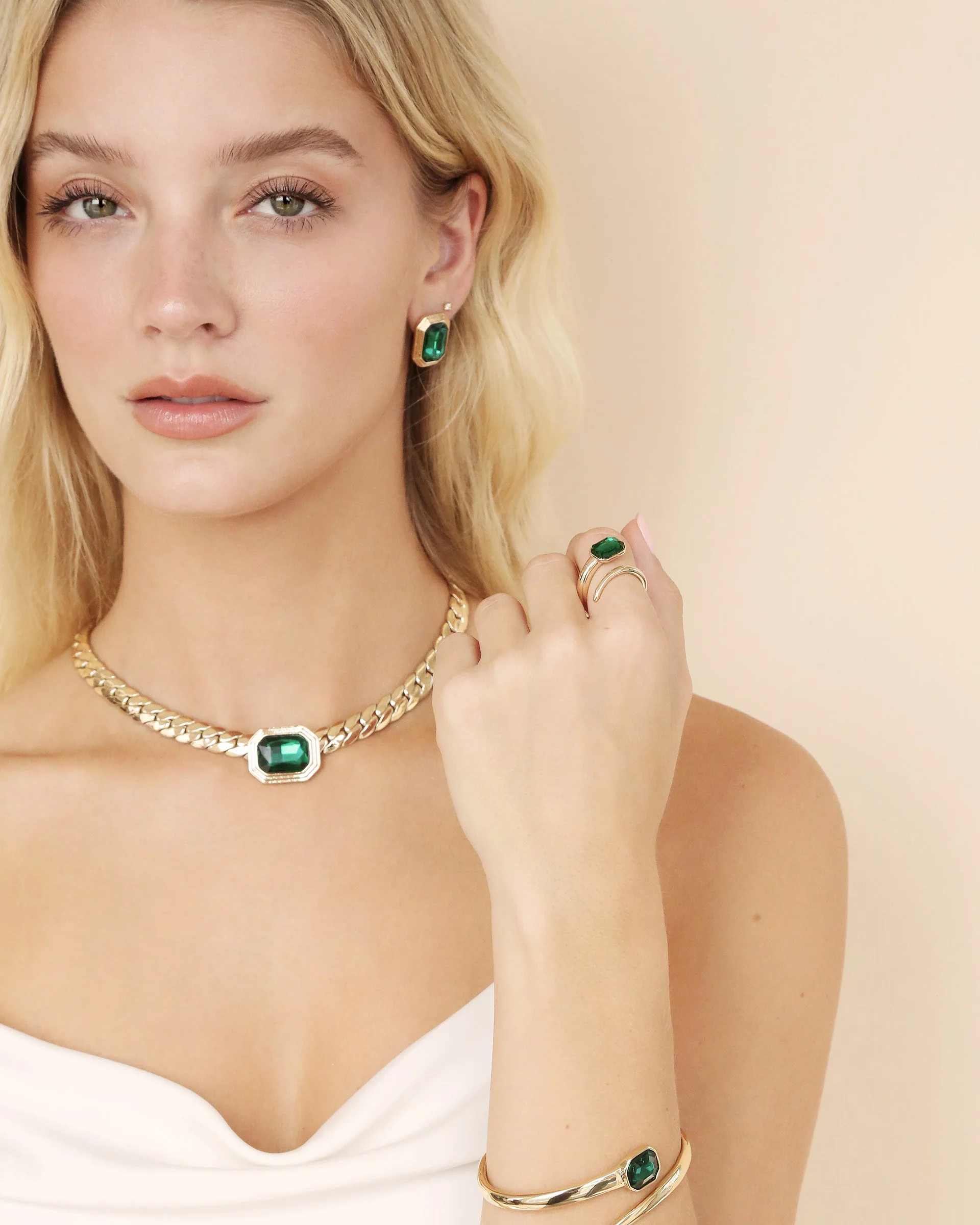 Emerald Deco Necklace - Image 3