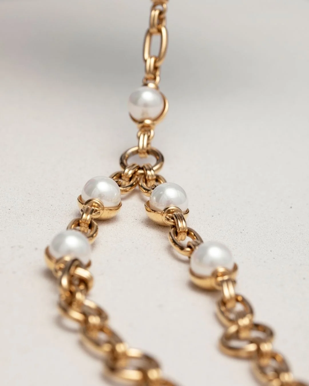 FRESHWATER PEARL AMBROSE LARIAT - Image 3