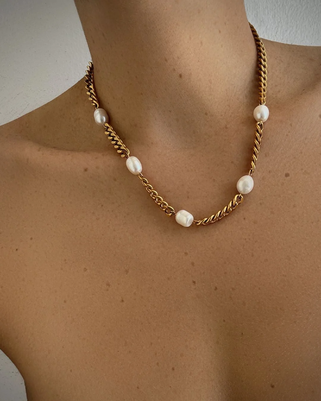 FRESHWATER PEARL SABINE NECKLACE - Image 2