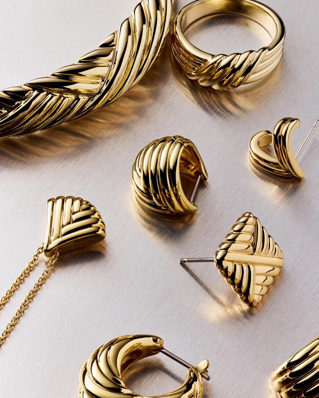 Gold Cuff Bracelet - Kamilla - Image 7