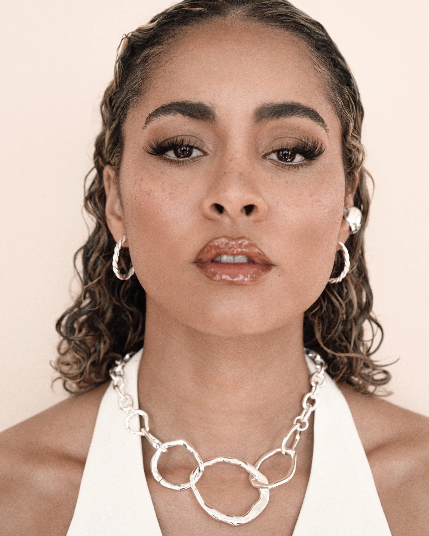 Interlocking Golden Chain Necklace - Image 8