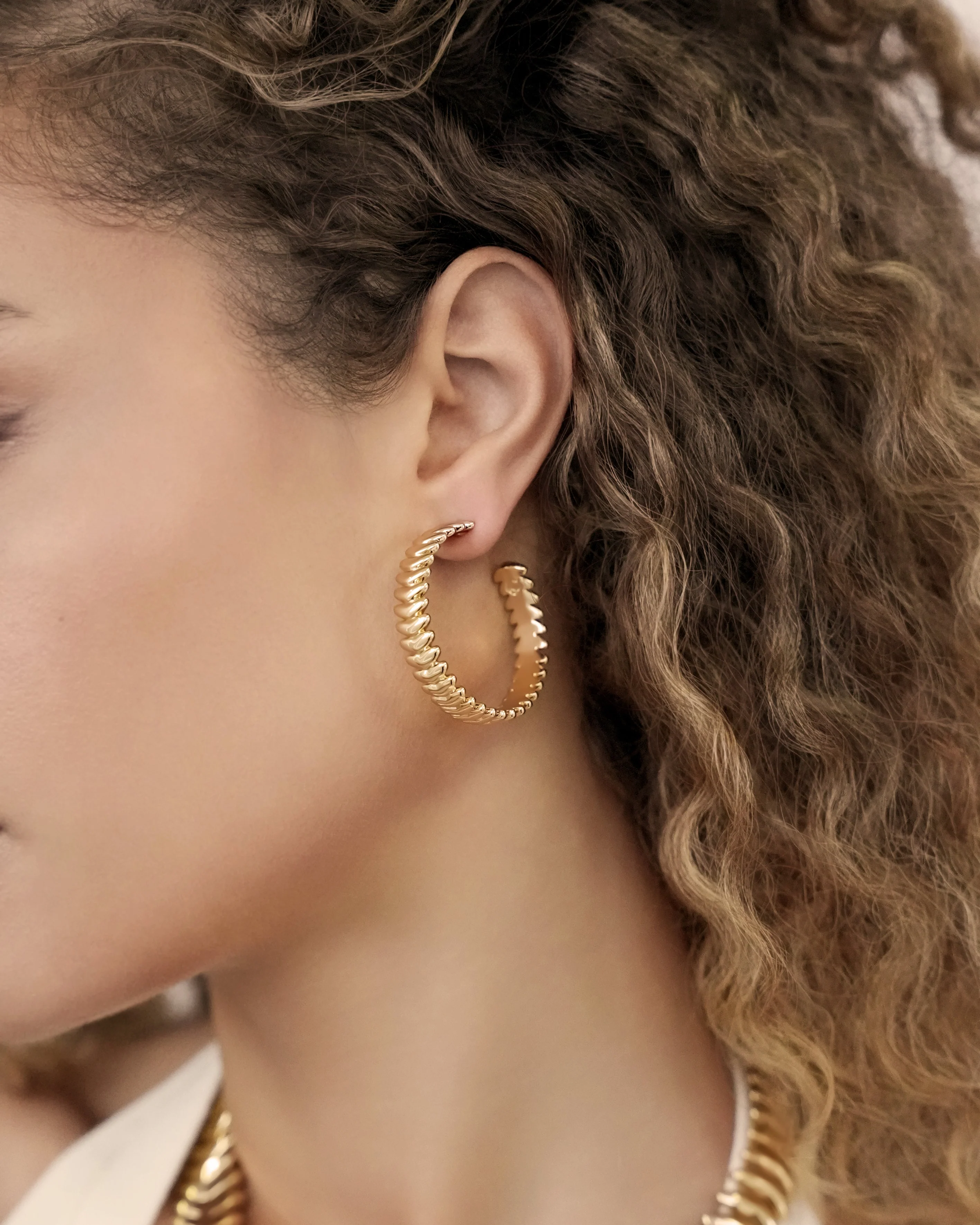 Large Metal Moderna Hoops - Image 5