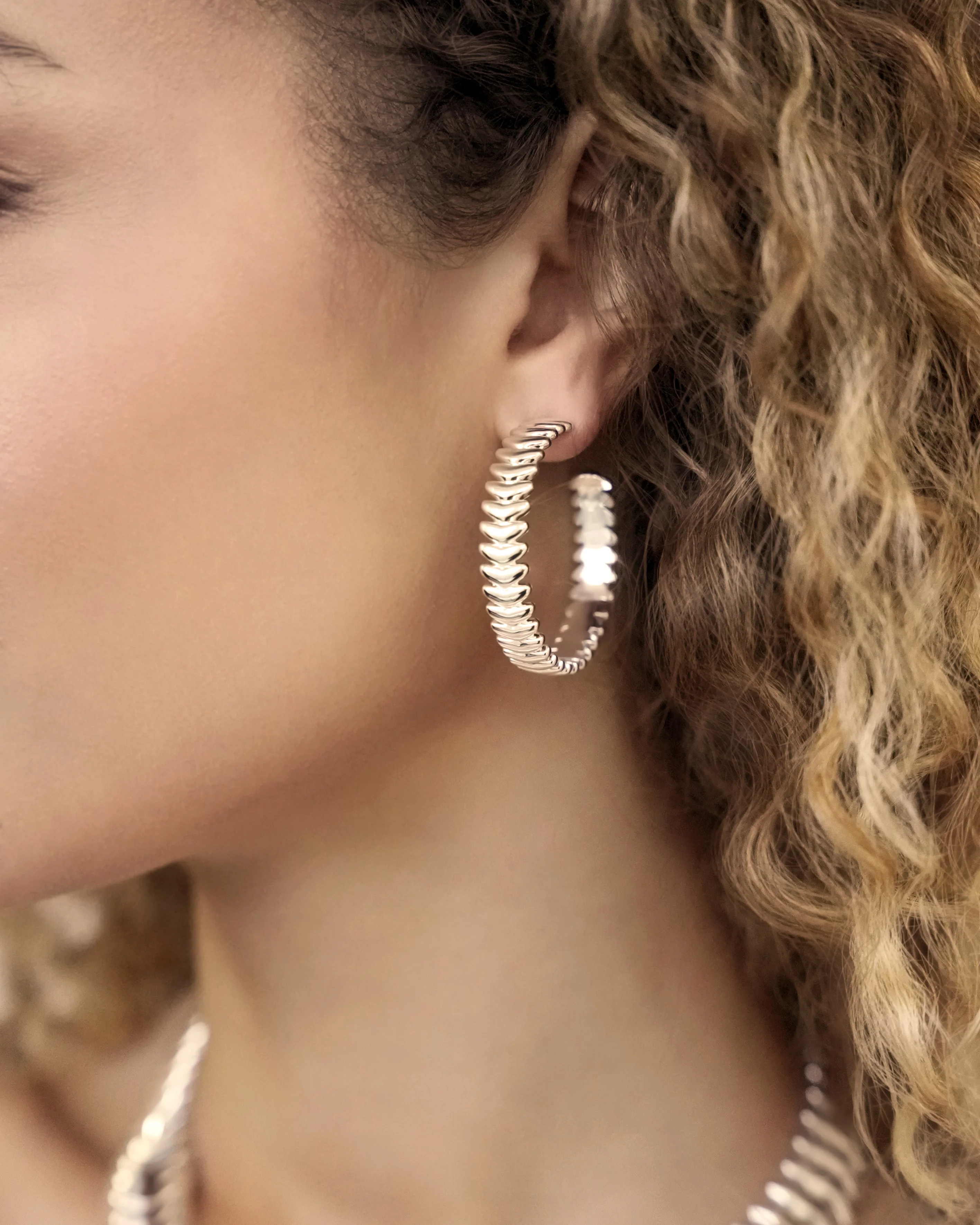 Large Metal Moderna Hoops - Image 7