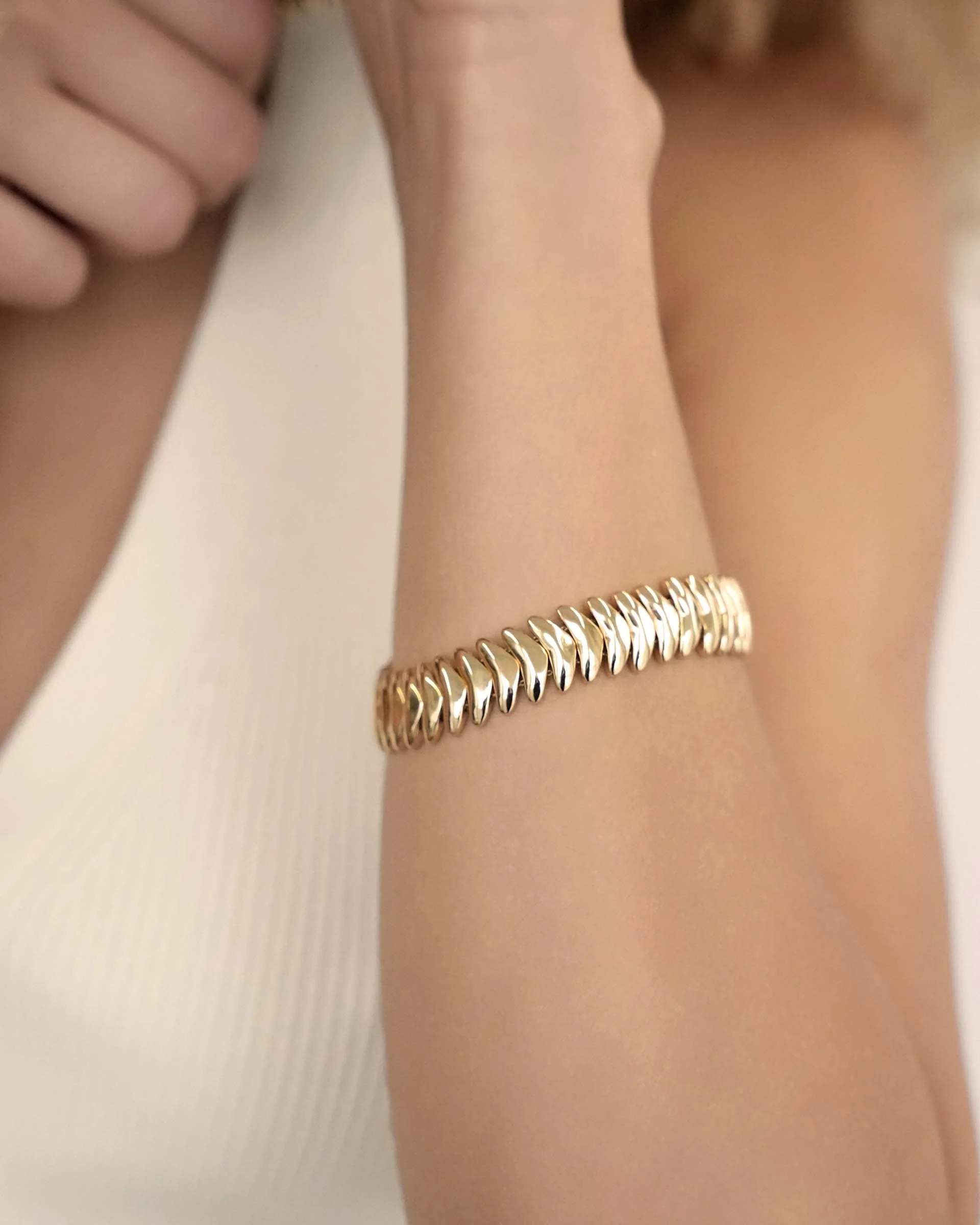 Metal Moderna Bracelet - Image 4
