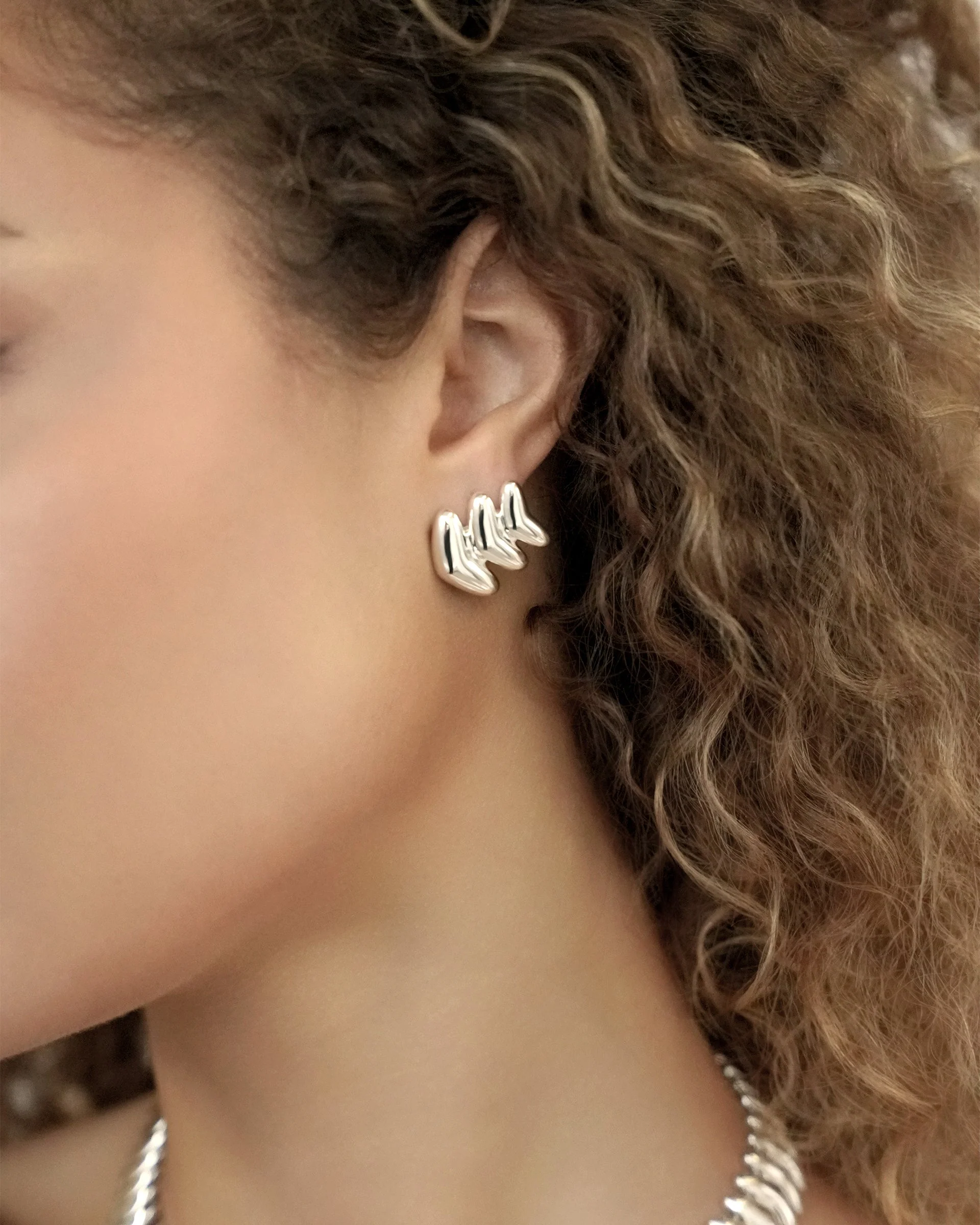Metal Moderna Studs - Image 5