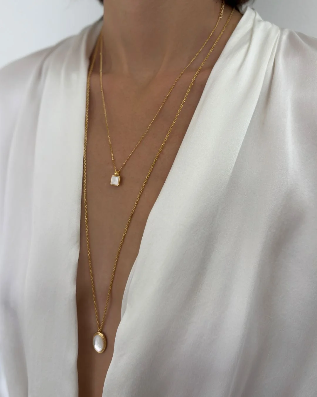 MOTHER-OF-PEARL OLIVIA NECKLACE - Image 3