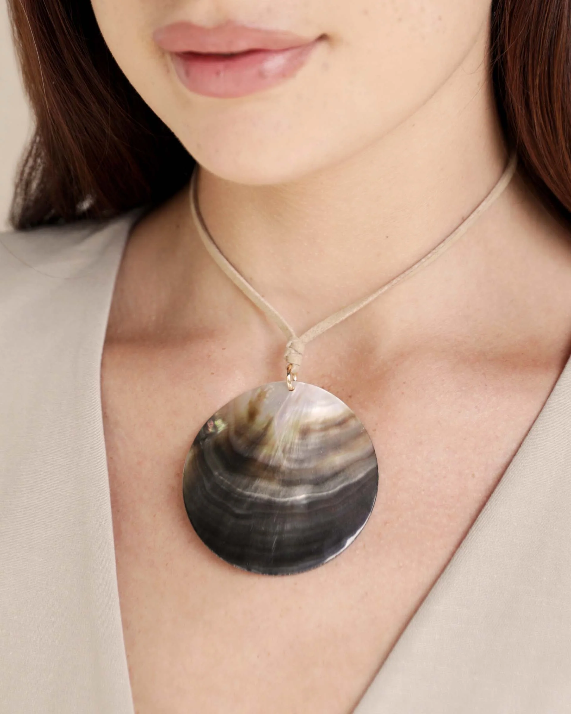 Opalescent Shell Necklace Set - Image 2