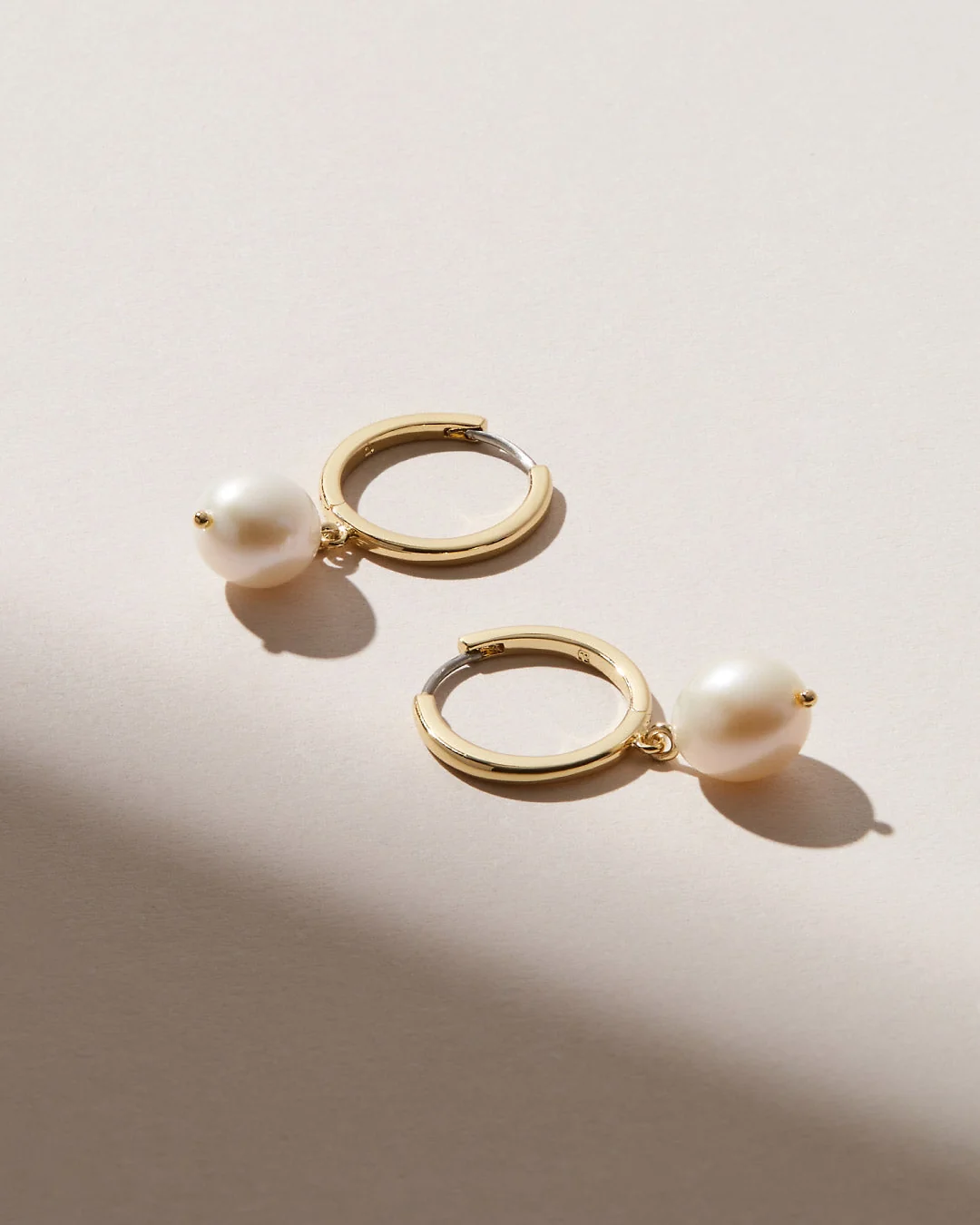 Pearl Hoops - Medium Frida - Image 7