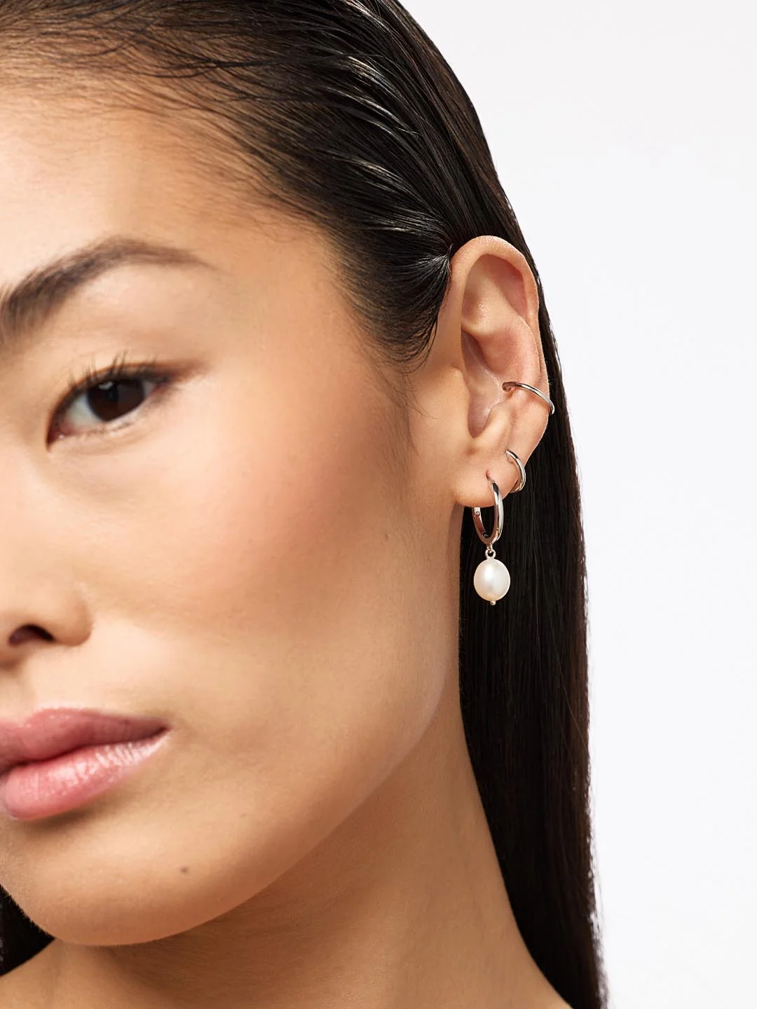 Pearl Hoops - Medium Frida Silver - Image 2