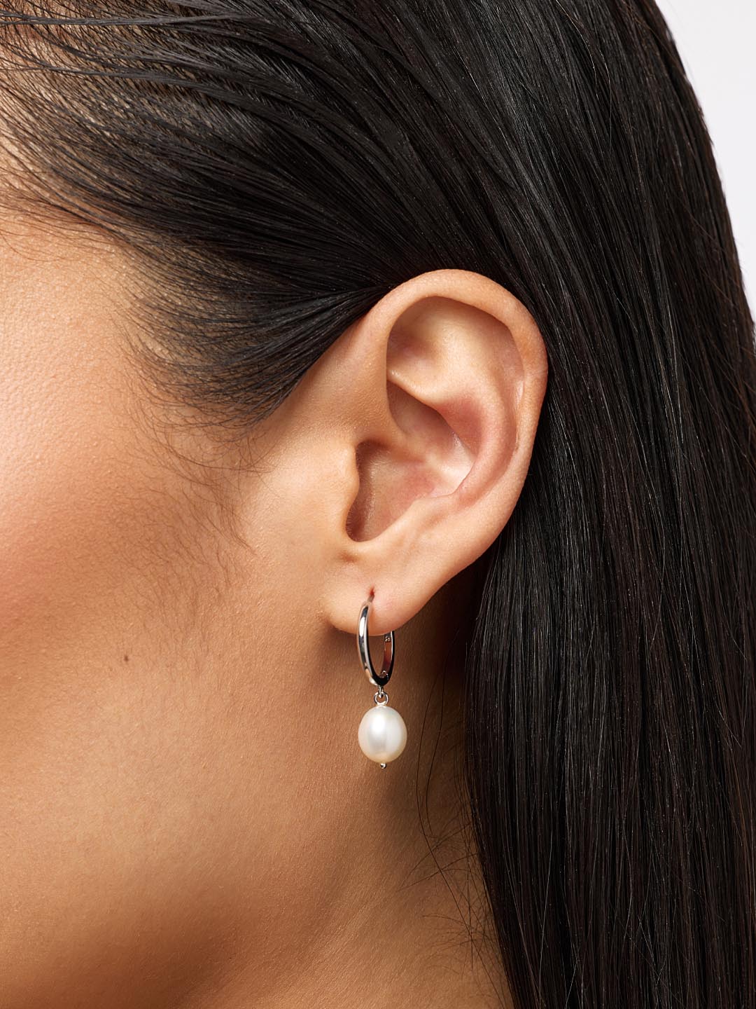 Pearl Hoops - Medium Frida Silver - Image 3