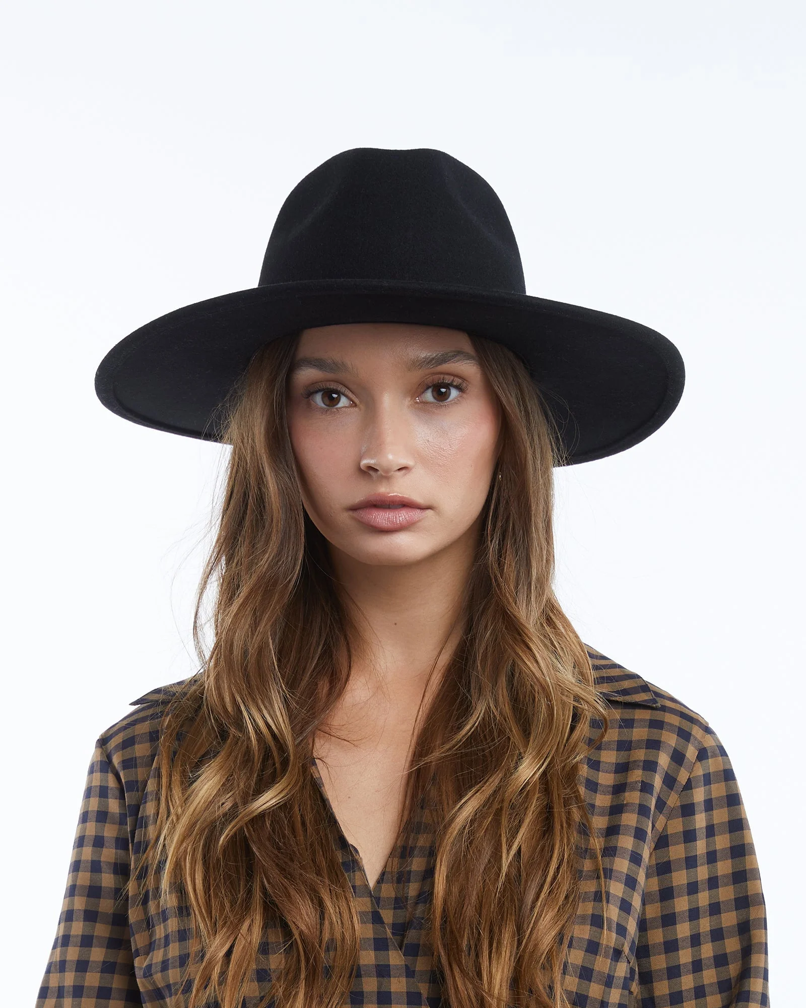 Riley in Black - Image 2