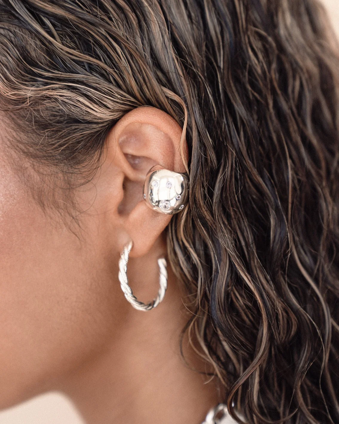Scattered Crystal Chunky Ear Cuff - Image 4