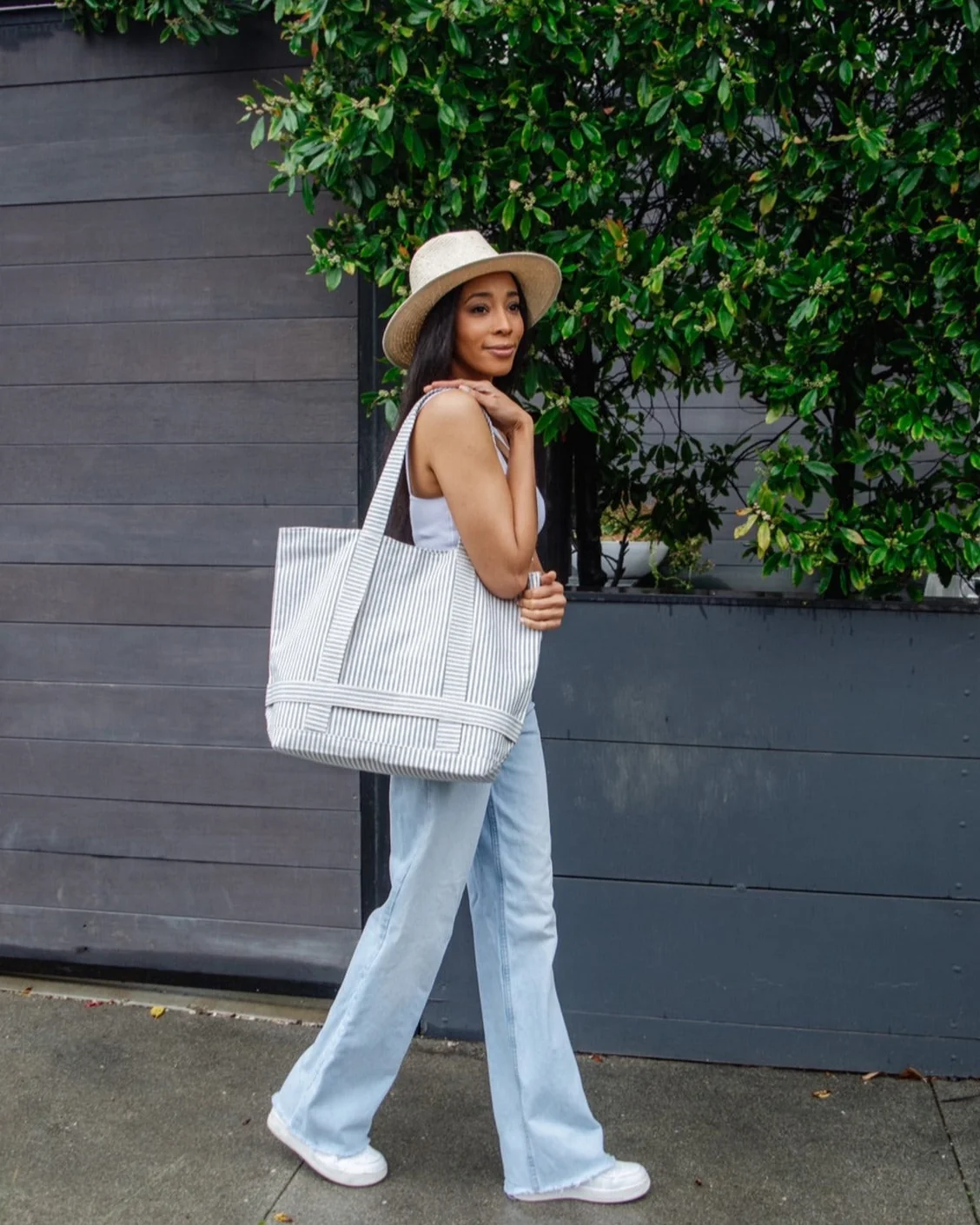 The Original Canvas Traveler Bag - Image 6