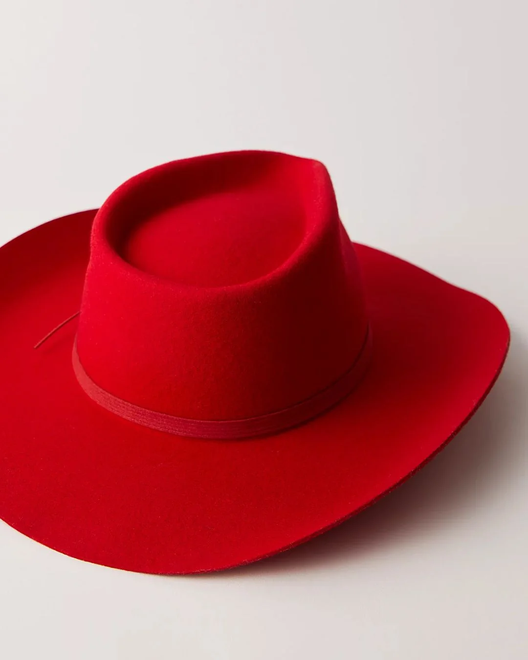 Vega in Red - Image 4